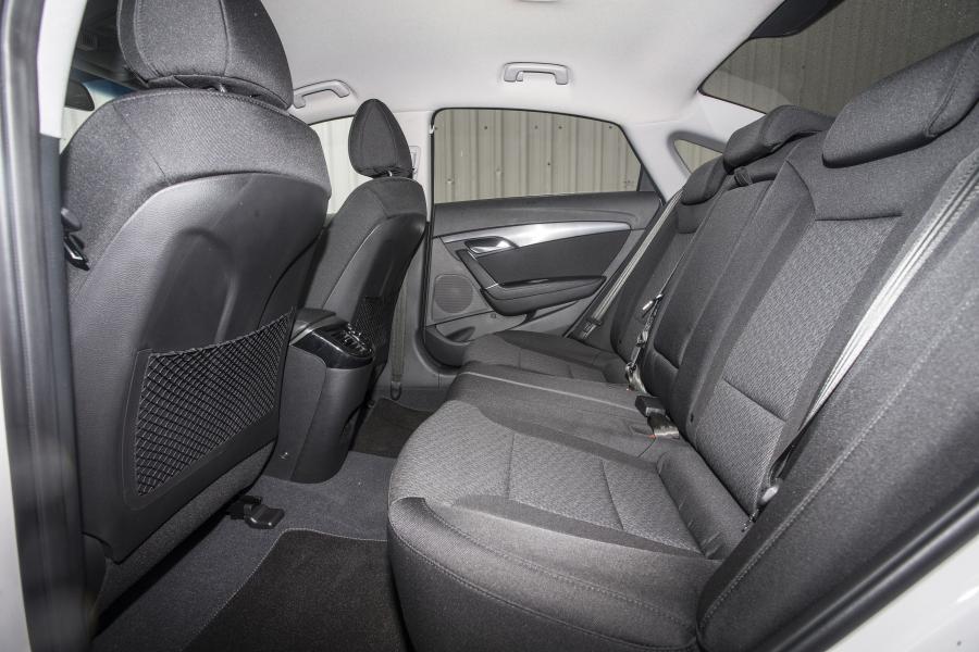  Hyundai i40 Sedan 2015 года  (UK) (фото 20 из 22)